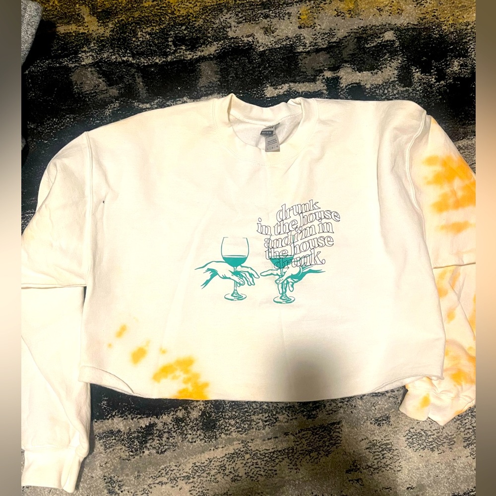 Drunk in the house and I’m in the house drunk cropped sweatshirt